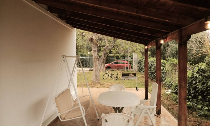 Nea Makri Resort | Seaside 5 Bedroom Villa with Restaurant & Family-Friendly Amenities
