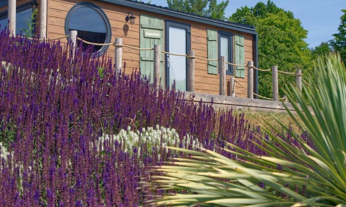Geiselwind House | Seaside Retreat: Family-Friendly Adventure Awaits