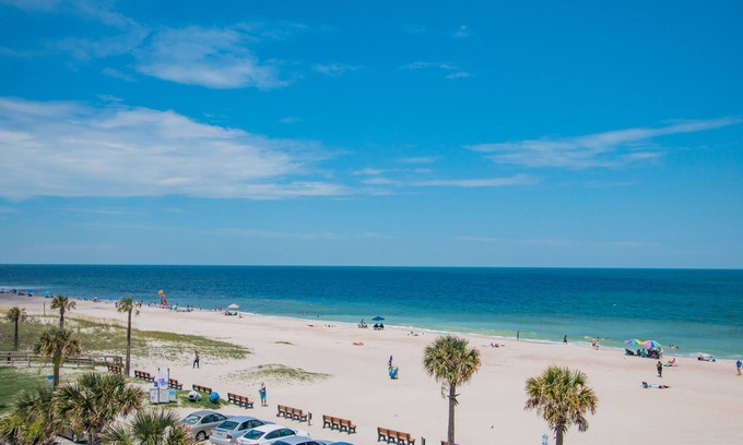 Ocean Cay Hotel | Seaside Amelia Inn: Beachfront Escape with Pool & Ocean Views