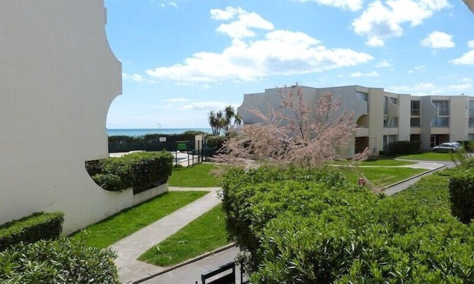 Palavas-les-Flots Apartment | Modern Seaside Apartment with Pool and Ocean View