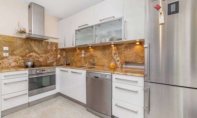 Kamienny Potok Apartment | Enjoy a Beachfront Stay at Seaside Apartment in Sopot
