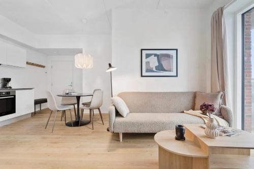 Aarhus C Apartment | Scenic Seaside Apartment with Enchanting Balcony Views