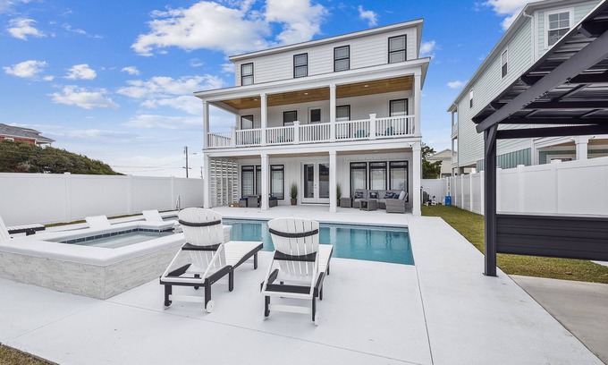North Myrtle Beach House | Discover Oceanfront Bliss at Seaside Atlantis - 8BR Retreat
