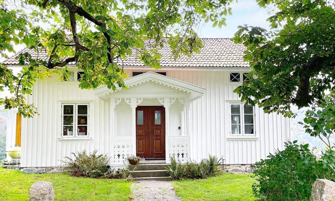 Uddevalla Municipality House | Spacious 7-Person Holiday Home with Oceanfront Views
