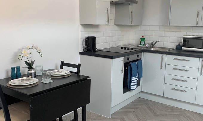 Leigh-on-Sea Apartment | Seaside Chic Loft Apartment in Leigh-on-Sea