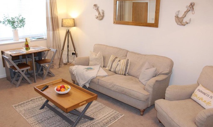 Llanddulas House | Family-Friendly Seaside Cottage at Bron-Y-Wendon Park