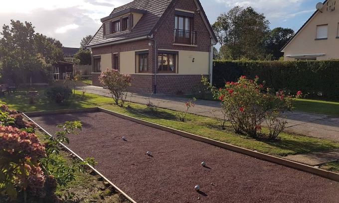 Berneval-le-Grand House | Cozy Seaside Cottage with Oceanfront Views and Kitchen