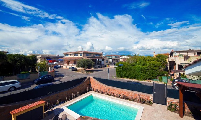 Cerreto Villa | Beachfront Seaside Cottage Ladispoli with Pool and Spa