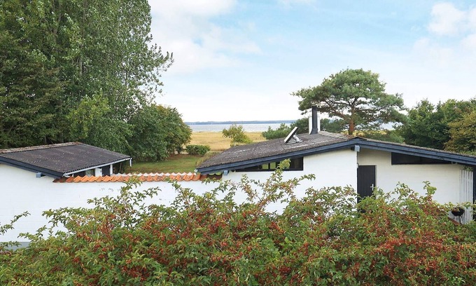 Tranekaer House | Cozy Holiday Home in Tranekær with Ocean View & Kitchen