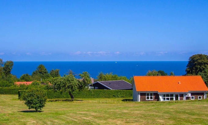 Sandkaas House | Ideal Holiday Home for 6 in Allinge with Ocean View