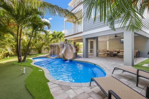 Bradenton Beach House | Oceanfront Seaside Escape: Pet-Friendly Retreat Awaits