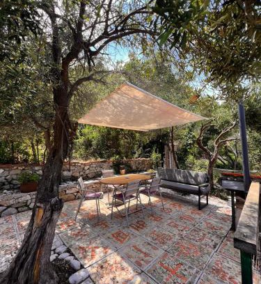 Zuljana Apartment | Cozy Seaside Forest Apartment - Pet and Child Friendly Escape