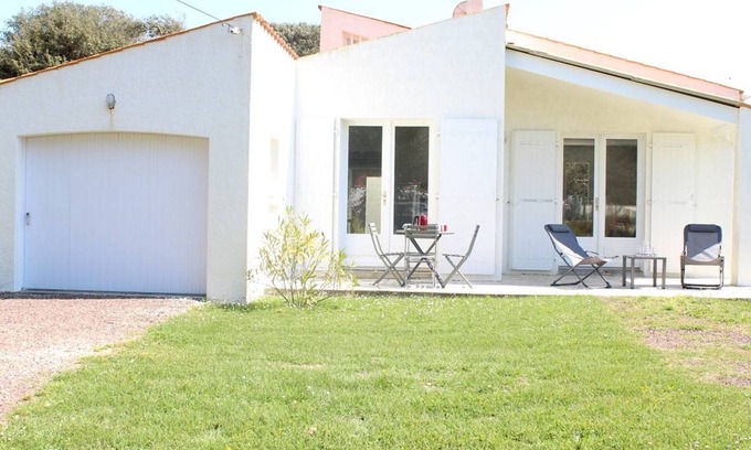 Domino House | Ideal Villa in Saint-Georges-d'Oléron with Oceanfront Views