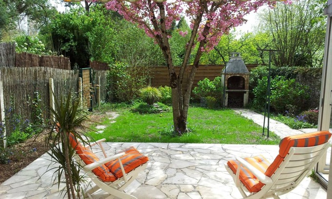 Saint-Pair-sur-Mer Cottage | Inviting Gite Saint-Pair-sur-Mer with Pool and Spa