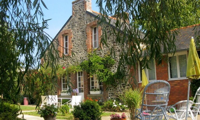 Binic House | Guest Rated 9.8: Seaside House with Pool & Ocean View
