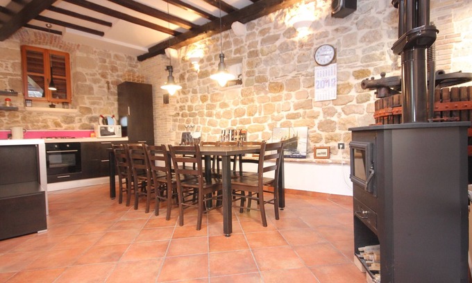 Komiza House | Relaxing Seaside Holiday House in Komiža, Vis with Ocean Views