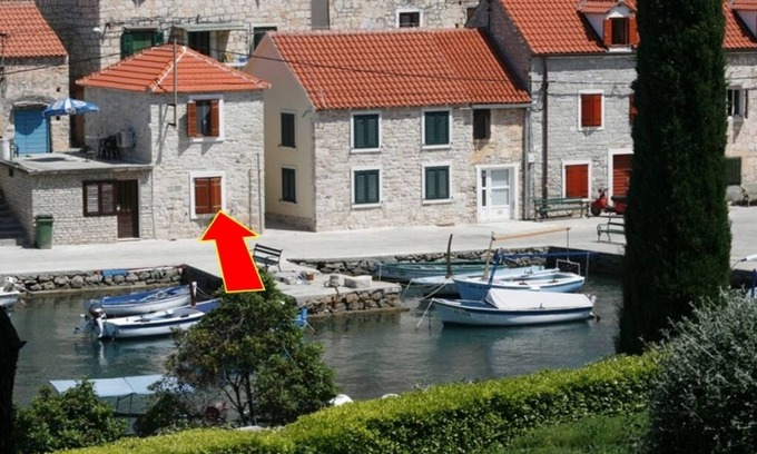 Maslinica House | Oceanfront Holiday House in Maslinica, Šolta - Rated 9.6