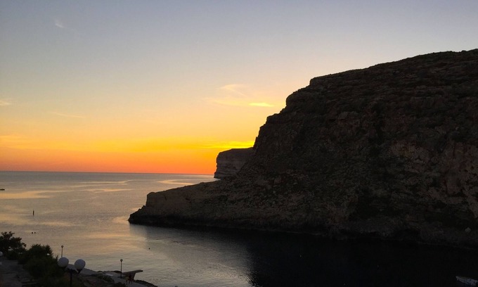 Xlendi Apartment | Oceanfront Haven with Breathtaking Sea and Sunset Views