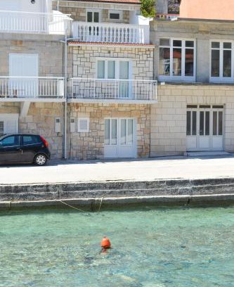 Zavalatica House | Family-Friendly Seaside Retreat in Zavalatica, Korcula