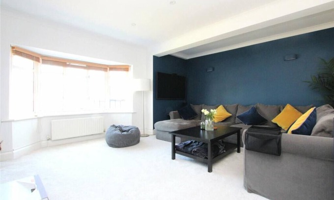Lancing House | Oceanfront Seaside House Lancing with Parking Options
