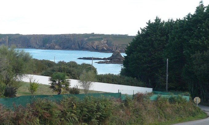 Camaret-sur-Mer House | Seaside Retreat: Pet-Friendly House Steps from the Beach