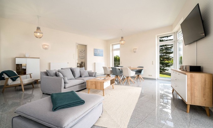 Muritz House | Seaside House vacation home with direct lake access and sun terrace