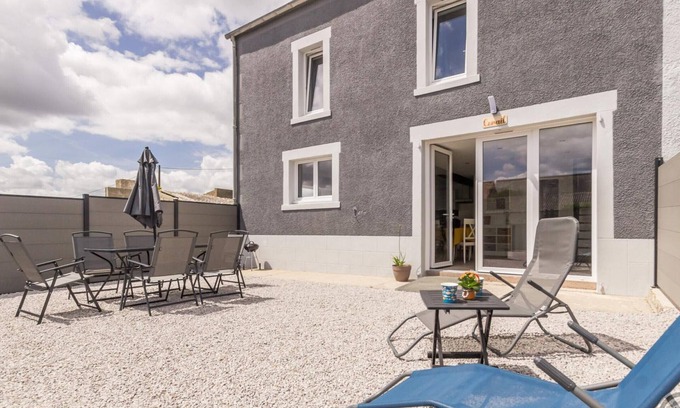 Saint-Marcouf Cottage | Gite Saint-Marcouf: Family-Friendly Retreat with Spa