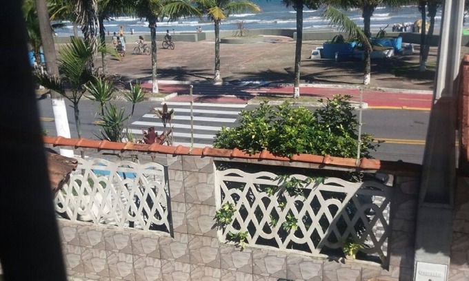 Mongagua House | Beachfront Retreat with Pool & Ocean Views – Guest Rated 9.8