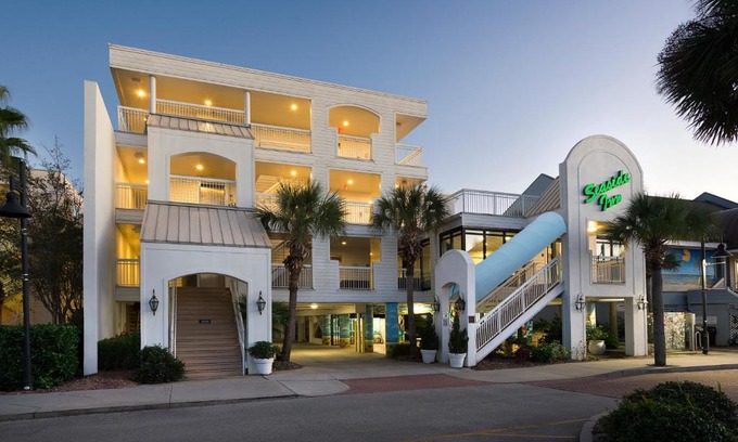 Isle of Palms Hotel | Oceanfront Seaside Inn - Isle of Palms: Pet-Friendly Escape