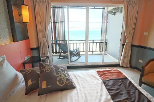 Na Kluea Hotel | Relaxing Oceanfront Experience at Seaside Jomtien Beach