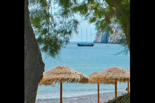 Nea Iraklitsa House | Pet-Friendly Seaside Apartment with 9.7/10 Guest Rating