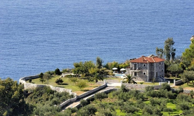Lefktron Villa | Premier Seaside Mulberry Villa with Ocean Views & Pool