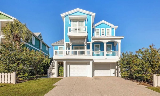 North Carolina Coast Cottage | Elegant Oceanfront Vacation Home with Private Pool & Spa
