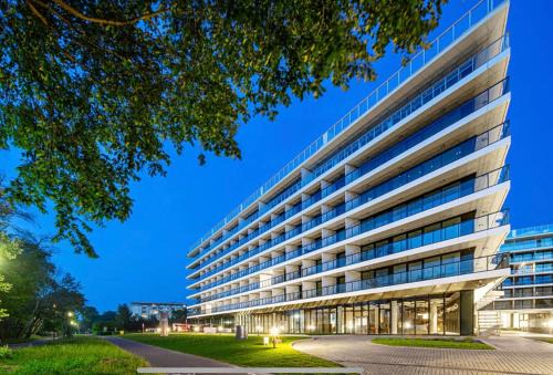 West Pomeranian Voivodeship Apartment | Beautiful Seaside Park Hotel Kołobrzeg with Pool & High Ratings