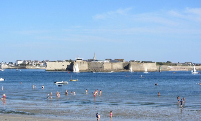 Larmor-Plage House | Beachside Escape: Renovated Home Steps from Nourriguel