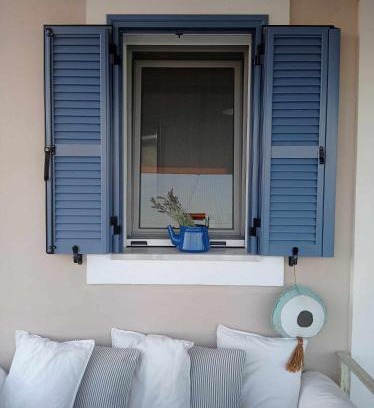 Mirina House | Unforgettable Holiday Homes in Greece with Ocean Views