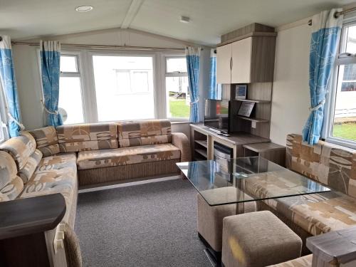 Dymchurch Apartment | Family-Friendly Retreat at New Beach Holiday Park