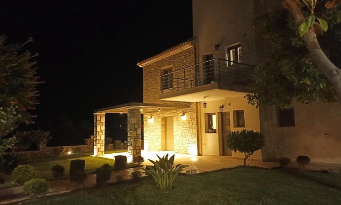 Dorida House | Beachfront Seaside Retreat with Top Guest Ratings