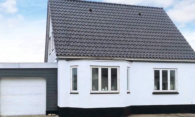 Thyboron House | Ideal 8-Person Holiday Home with Ocean View in Thyborøn