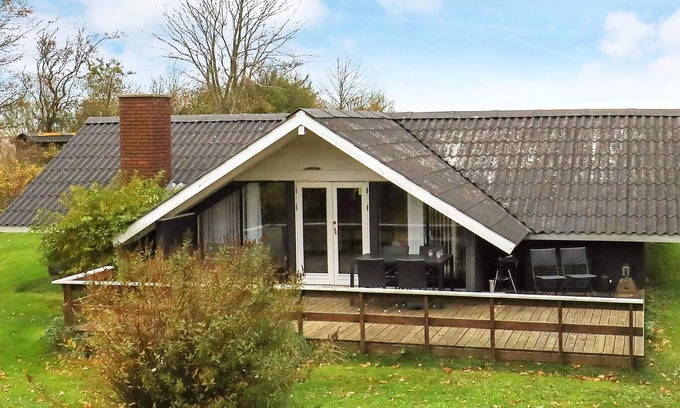 Floutrup House | Family-Friendly Holiday Home in Roslev with Ocean View