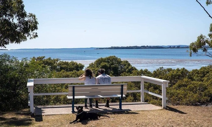 Wynnum Apartment | Tranquil Escape at Plumeria Place with Private Pool