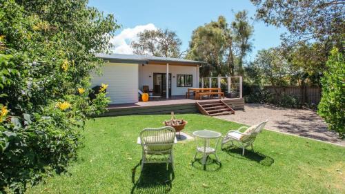 Flinders House | Idyllic Seaside Serenity: Pet and Child Friendly Retreat