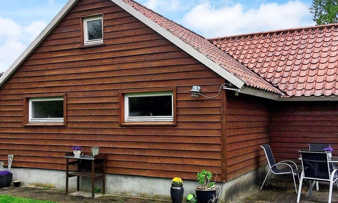Vejlby Fed House | Comfortable 5-Person Holiday Home with Ocean View in Middelfart