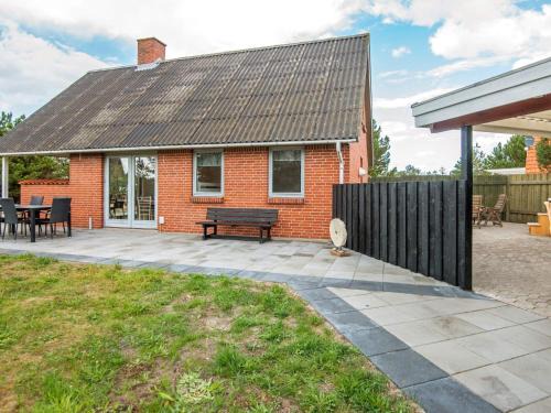 Fjellerup Strand House | Perfect Family Retreat: Holiday Home in Glesborg for 6