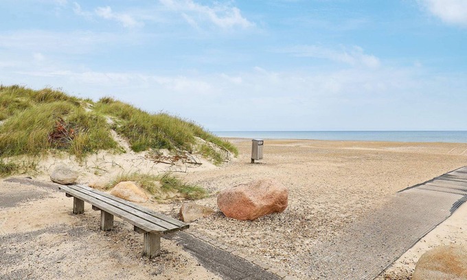 Brovst Apartment | Family-Friendly 6-Person Holiday Home with Ocean View