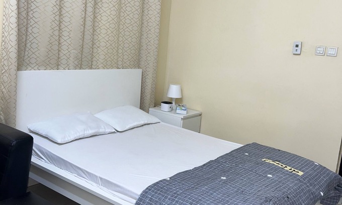 Sharjah Apartment | Cozy Seaside Studio Apartment - Child Friendly Retreat
