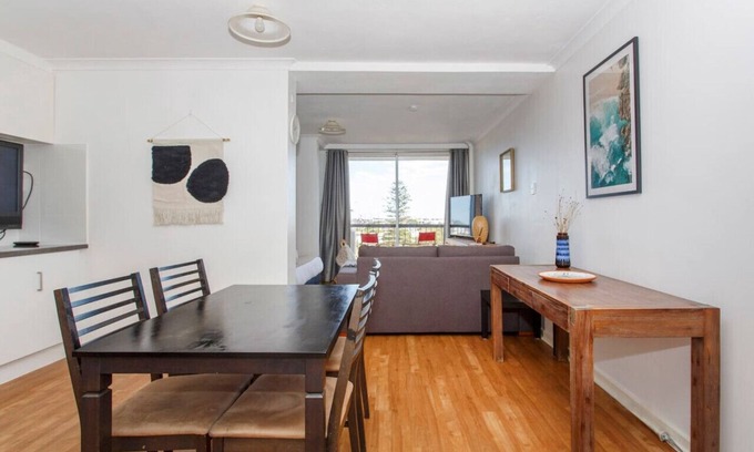 North Fremantle Apartment | Cozy Seaside Studio Apartment in North Fremantle