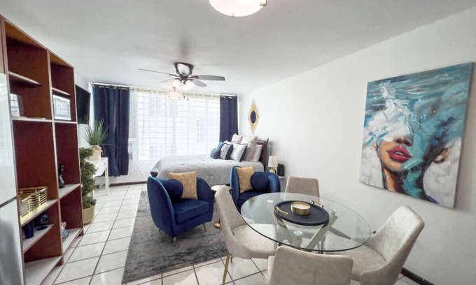Isla Verde Apartment | Family-Friendly Seaside Studio for Memorable Getaways