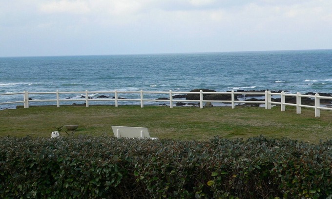 Behobie Apartment | Cozy Seaside Studio with Pool and Spa for Your Getaway