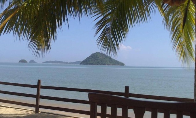 Kinarut Hotel | Budget-Friendly Seaside Travellers Inn with Pool & Restaurant